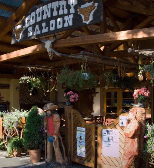 בית מלון כפרי Steak Restaurant Penzion Country Saloon