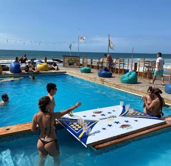 ホテル The Point Mancora Beach