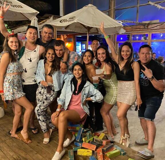 Hotel The Point Mancora Beach