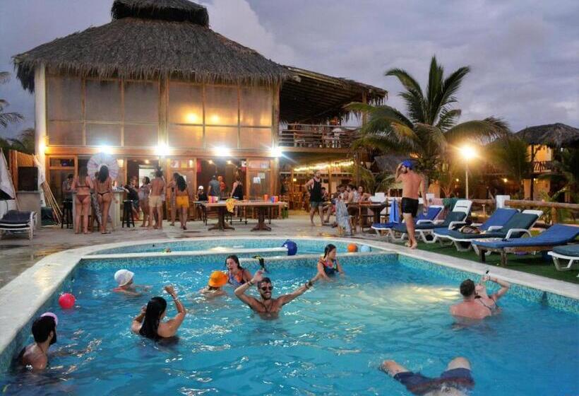 Hotel The Point Mancora Beach