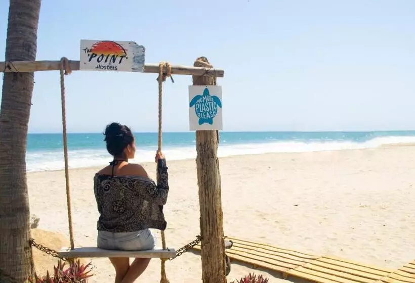 ホテル The Point Mancora Beach