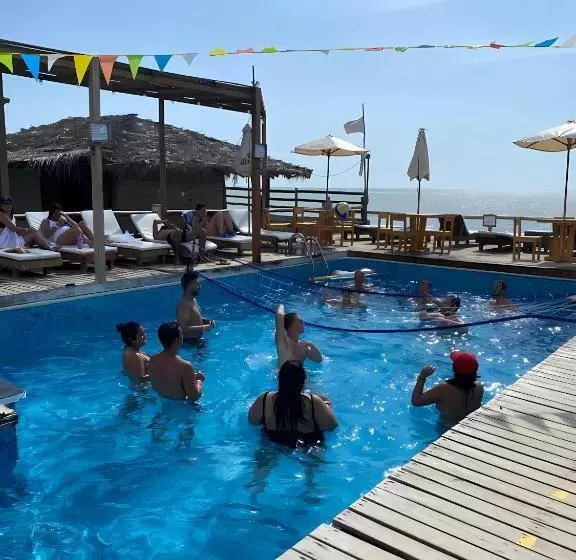 ホテル The Point Mancora Beach