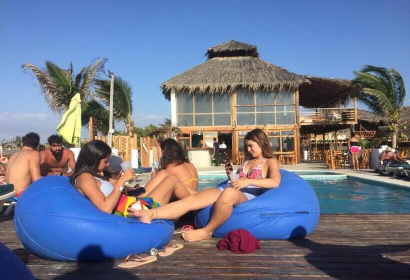 Hotel The Point Mancora Beach