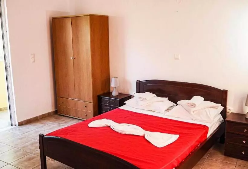 Hotelli Villa Costas   Popi