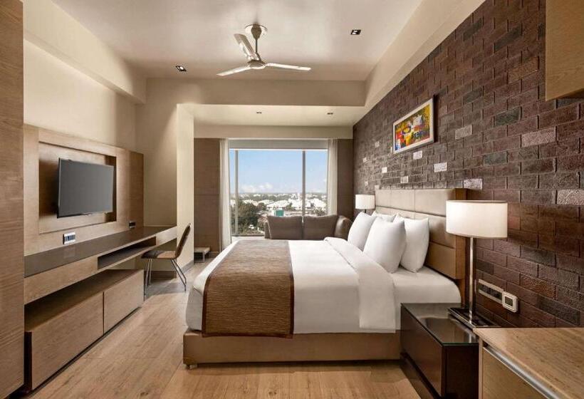 هتل Wyndham Ahmedabad Shela