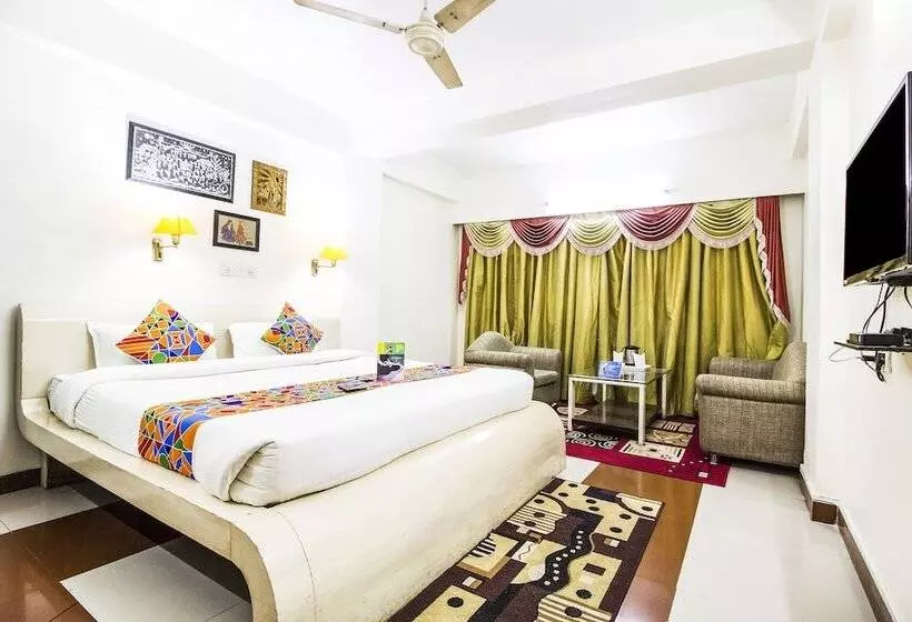 Fabhotel Mayfair Inn