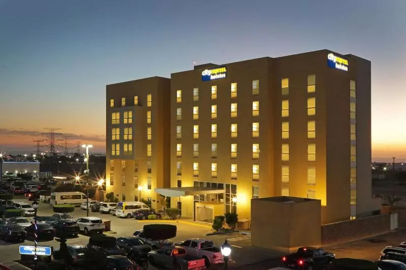 ホテル City Express By Marriott Rosarito