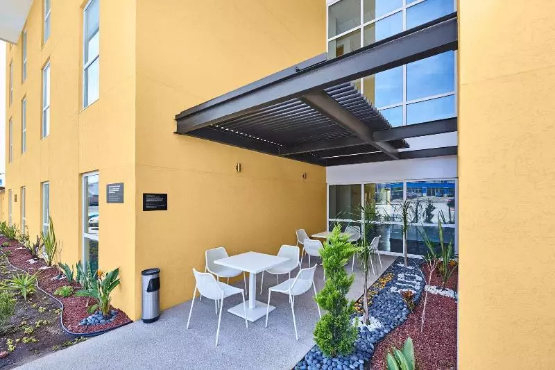 ホテル City Express By Marriott Rosarito
