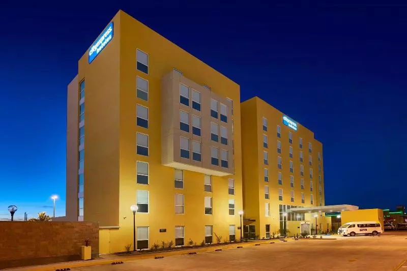 ホテル City Express By Marriott Rosarito
