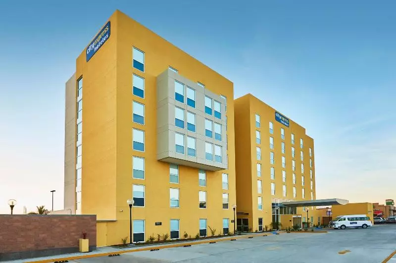 ホテル City Express By Marriott Rosarito