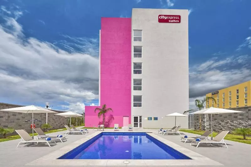 ホテル City Express Suites By Marriott Silao Aeropuerto