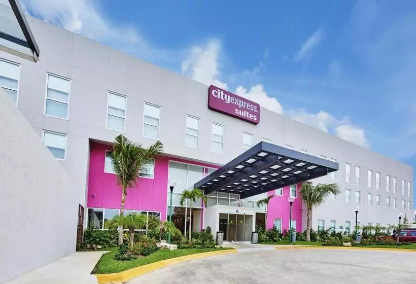 ホテル City Express Suites By Marriott Silao Aeropuerto