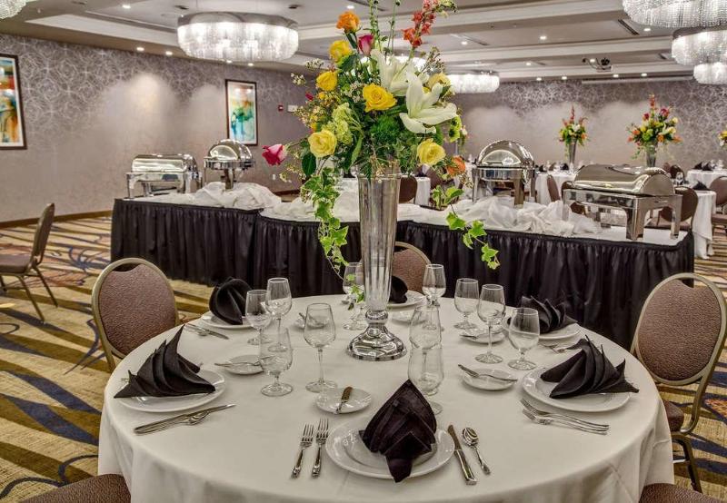 Отель Courtyard By Marriott Oxford