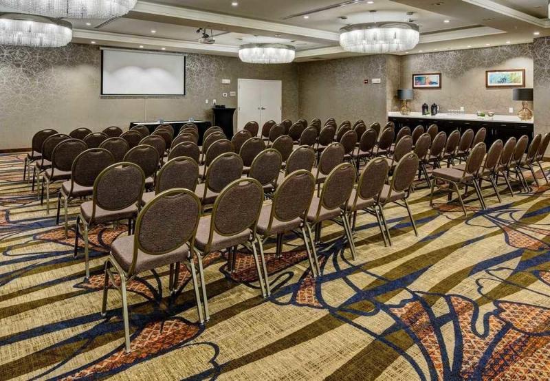 Отель Courtyard By Marriott Oxford