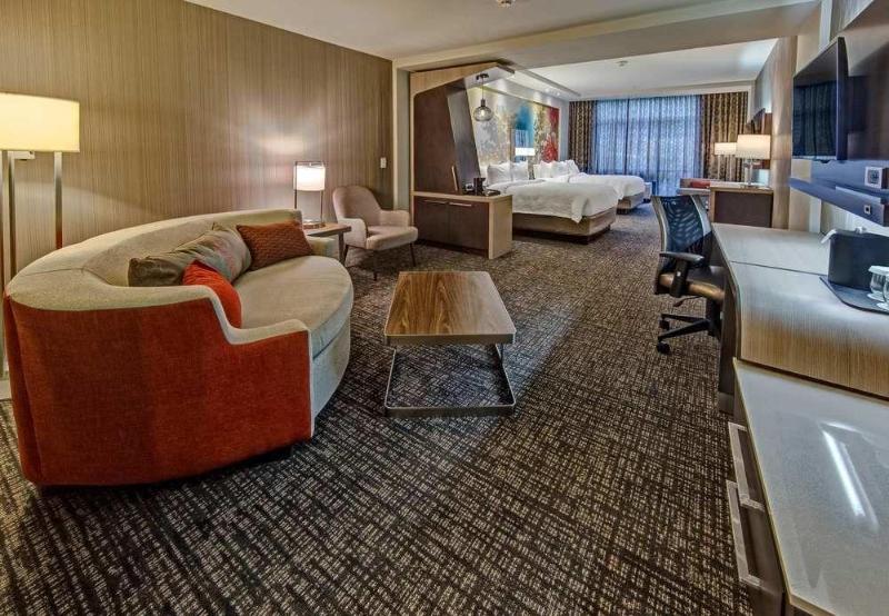 Отель Courtyard By Marriott Oxford