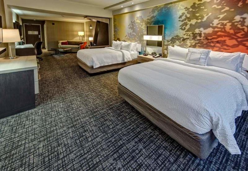 Отель Courtyard By Marriott Oxford