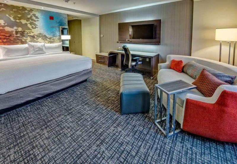 Отель Courtyard By Marriott Oxford