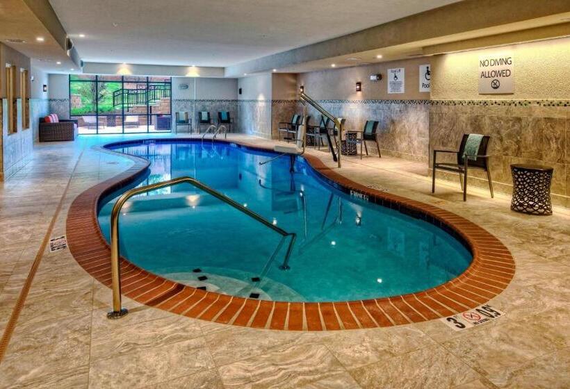 Отель Courtyard By Marriott Oxford