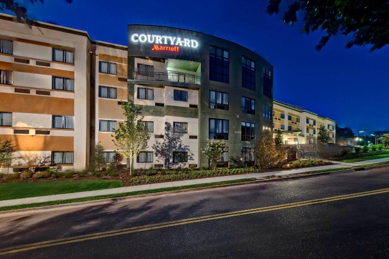 Отель Courtyard By Marriott Oxford