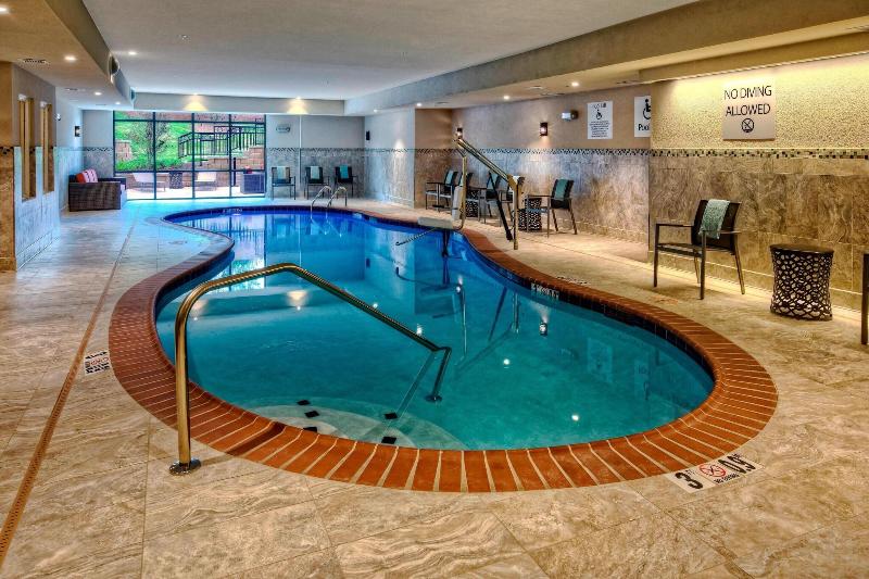 Отель Courtyard By Marriott Oxford