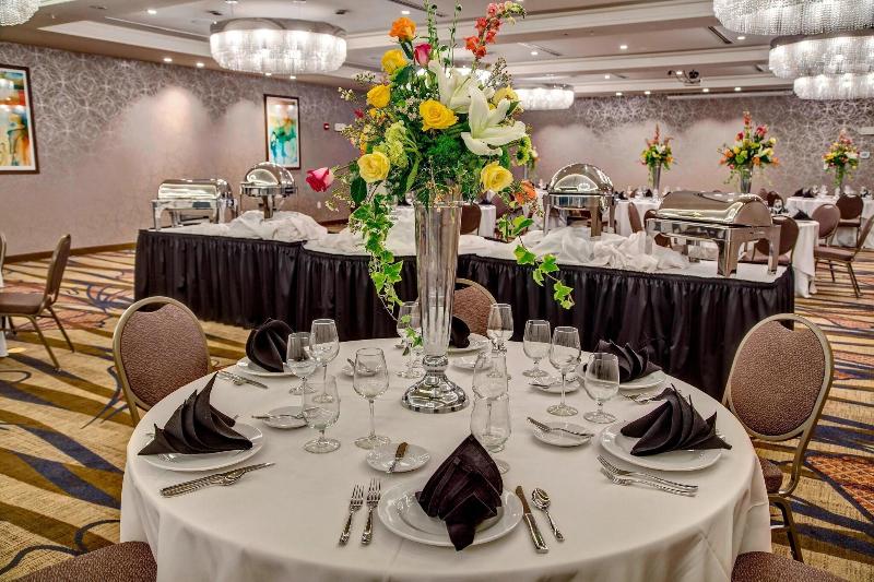 Отель Courtyard By Marriott Oxford