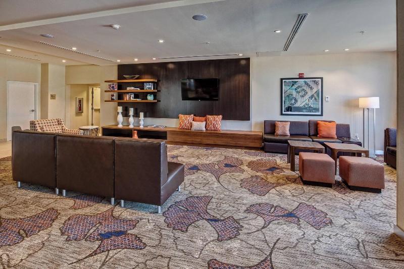 Отель Courtyard By Marriott Oxford