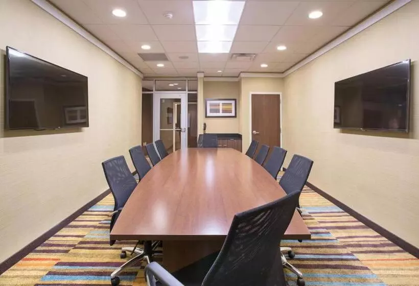 ホテル Fairfield Inn & Suites By Marriott Burlington