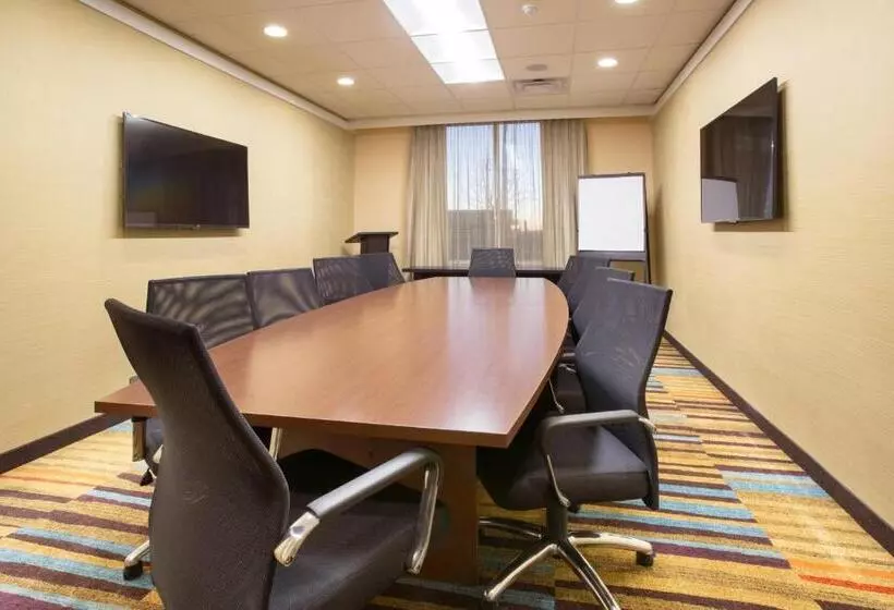 ホテル Fairfield Inn & Suites By Marriott Burlington