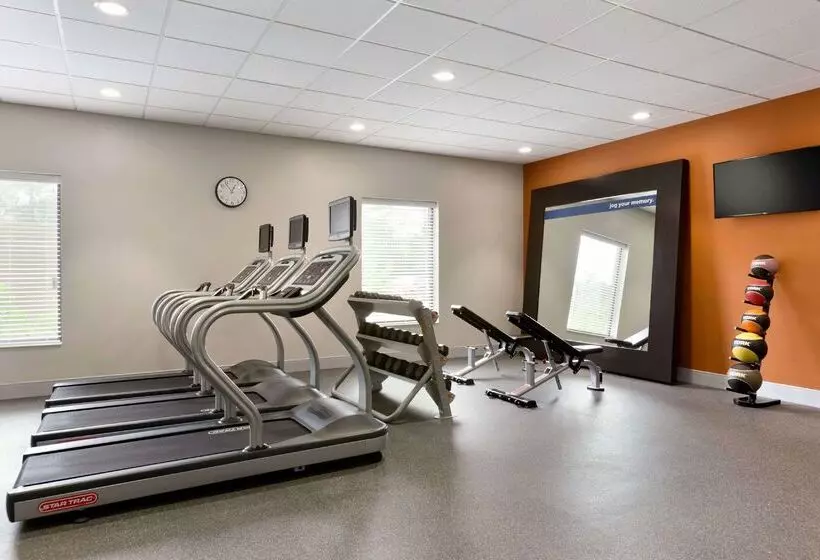 ホテル Hampton Inn North Olmsted Cleveland Airport