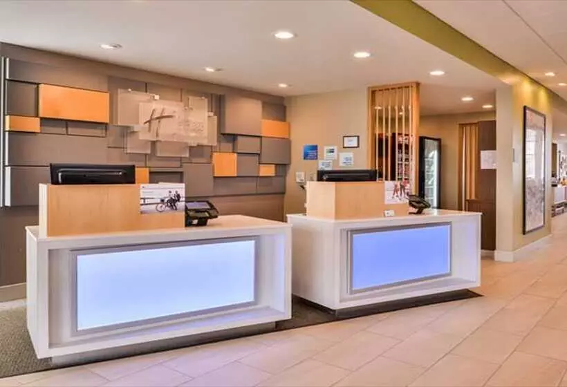 ホテル Holiday Inn Express & Suites Parkersburg East, An Ihg