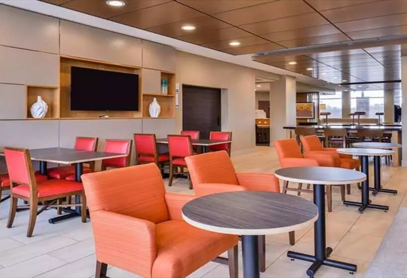 ホテル Holiday Inn Express & Suites Parkersburg East, An Ihg