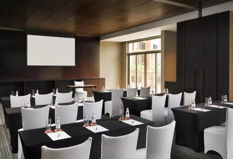 Hotelli Lapita, Dubai Parks And Resorts, Autograph Collection