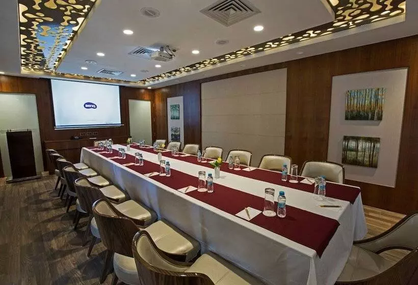 Hotelli M Crown