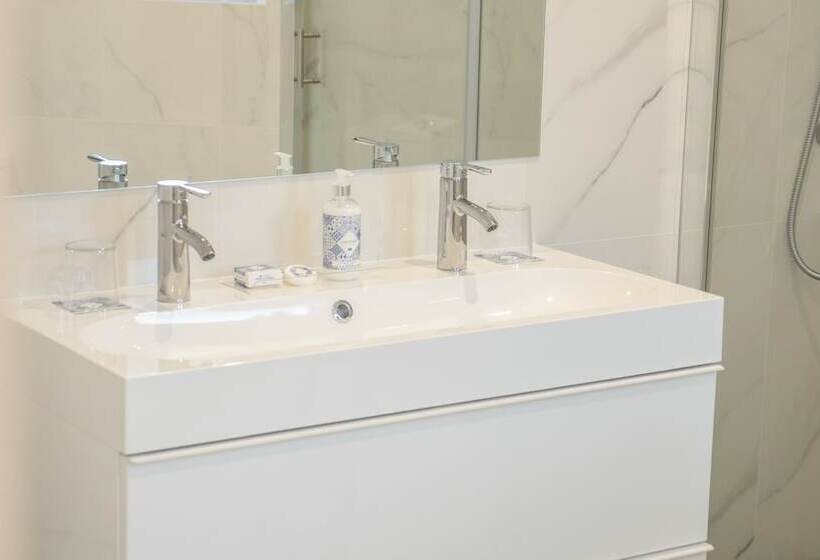 هتل My House At Estoril Guest House