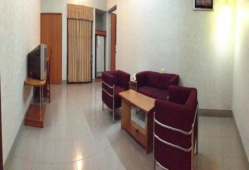 هتل Naz Garden