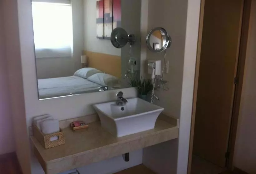 ホテル Set In  & Suites