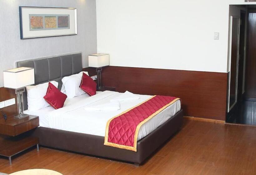 The Svm Hotel  Free Lavish Buffet Breakfast