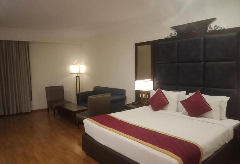 The Svm Hotel  Free Lavish Buffet Breakfast