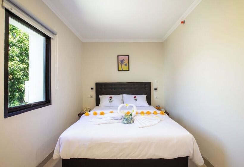 호텔 Liberta Home Seririt Bali