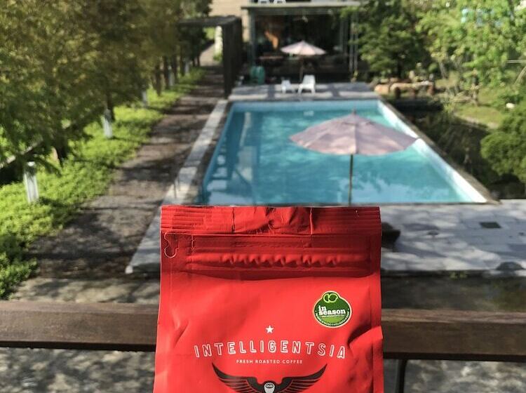 تختخواب و صبحانه 35 A Li Bnb