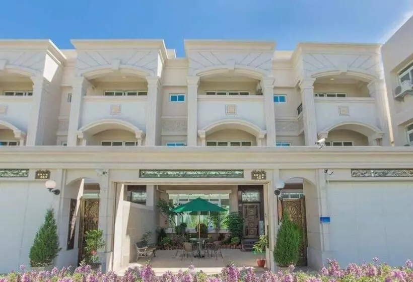 تختخواب و صبحانه The Bay House
