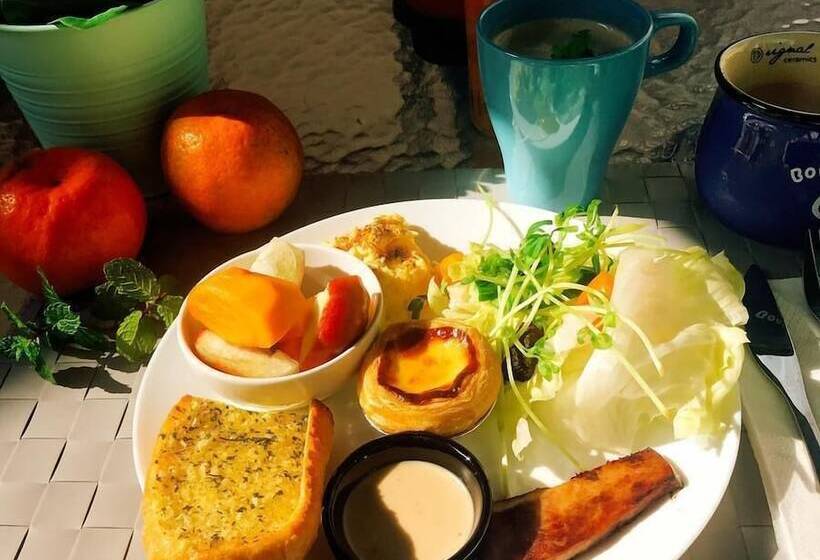 تختخواب و صبحانه The Bay House