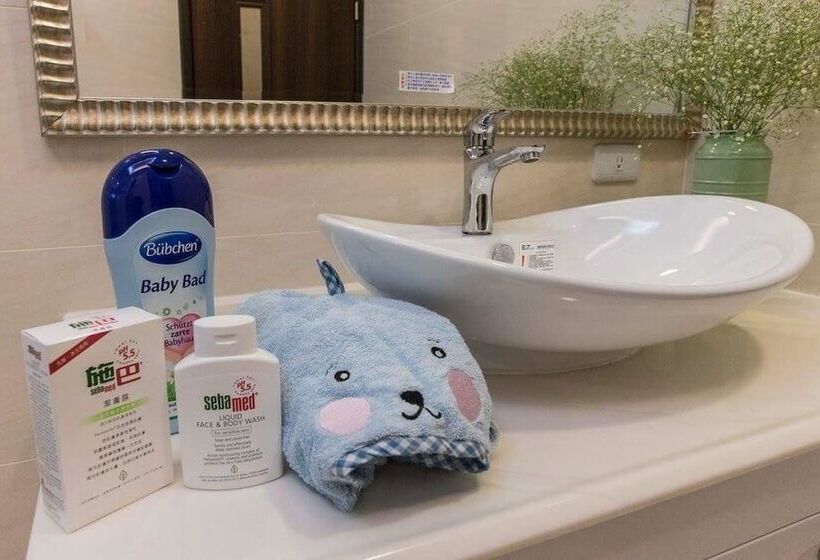 تختخواب و صبحانه The Bay House