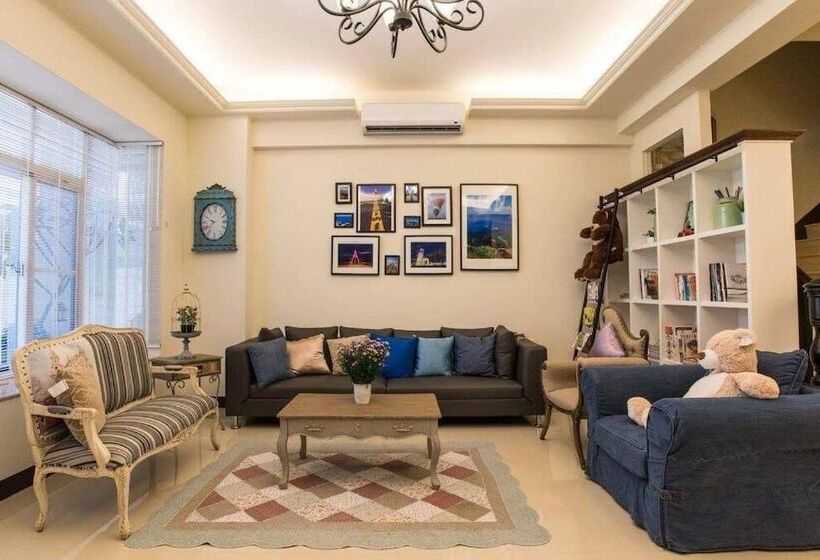 تختخواب و صبحانه The Bay House