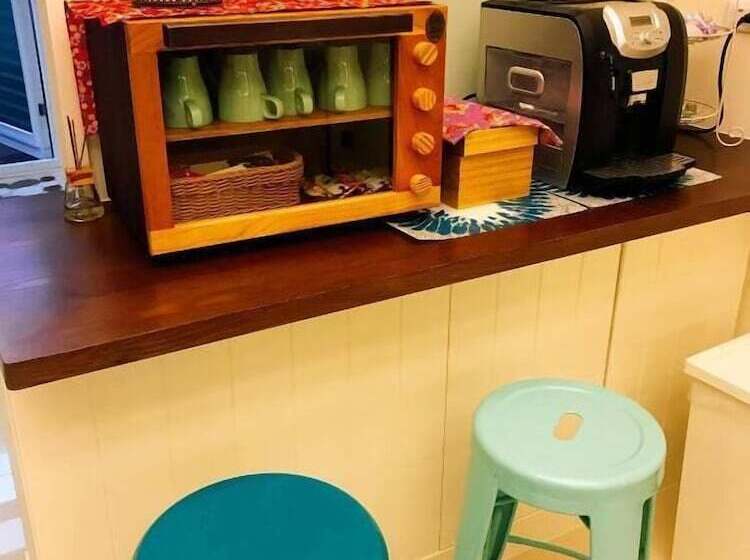 تختخواب و صبحانه The Bay House