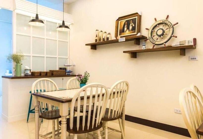 تختخواب و صبحانه The Bay House