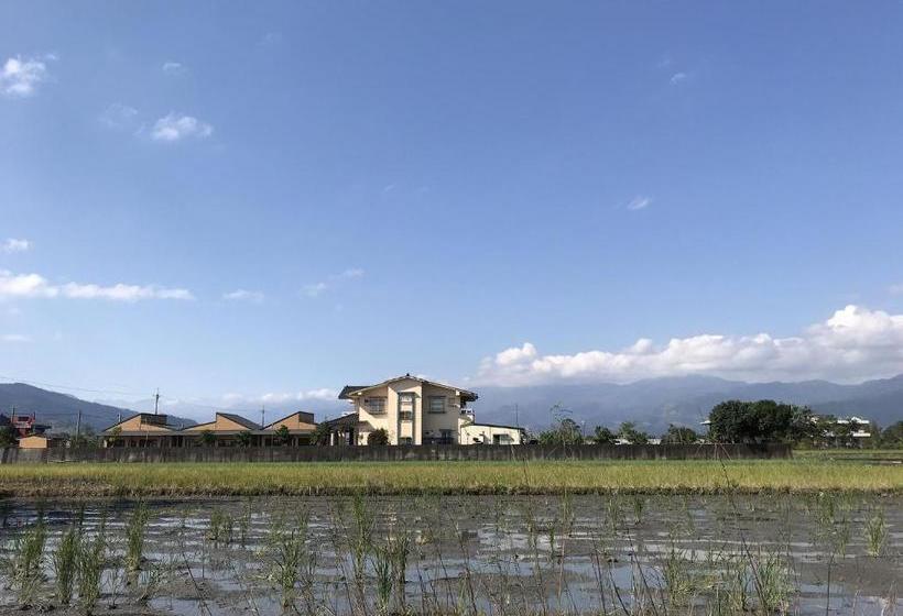 تختخواب و صبحانه Easy Home Stay