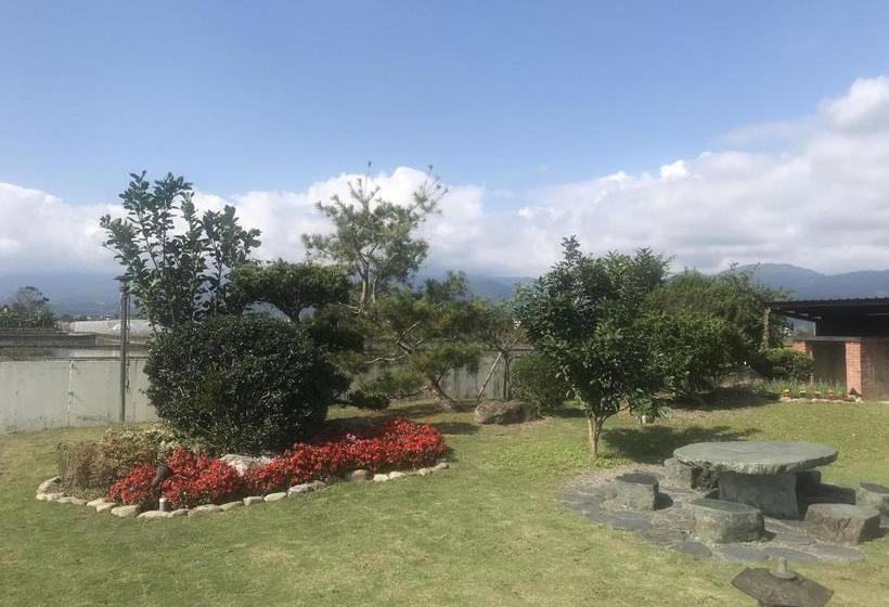 تختخواب و صبحانه Easy Home Stay