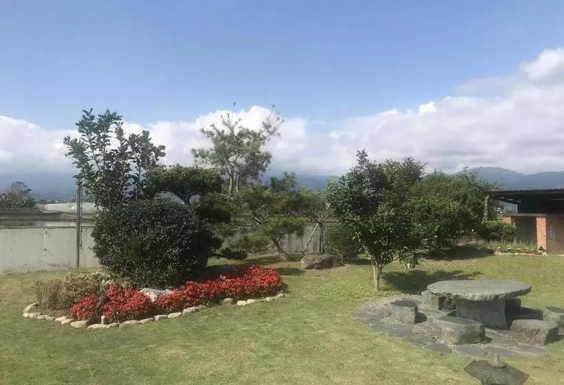 تختخواب و صبحانه Easy Home Stay