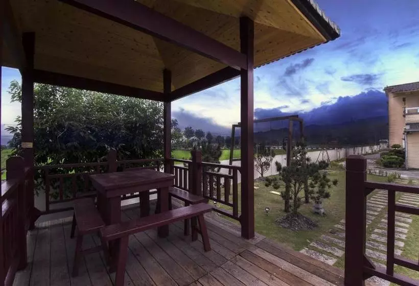 تختخواب و صبحانه Easy Home Stay